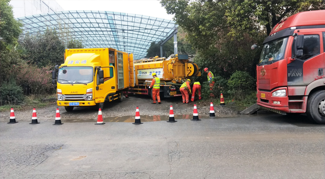 凤凰镇成区雨污水管网“四位一体”检测疏通项目